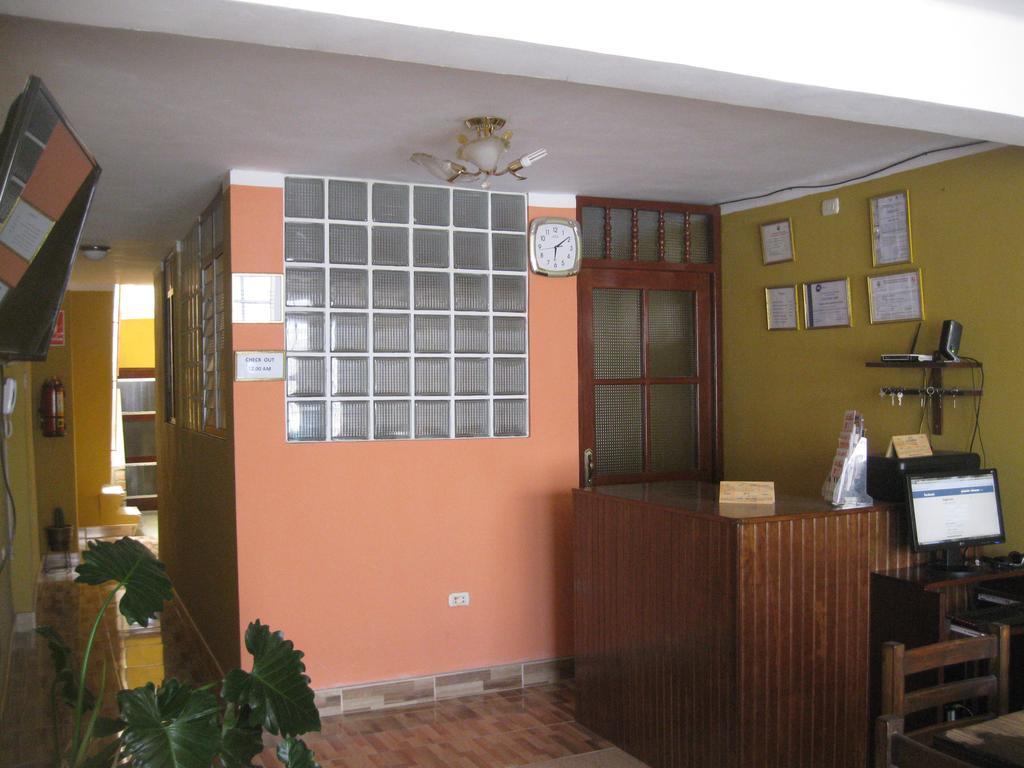 Posada Gino Pisco Bagian luar foto